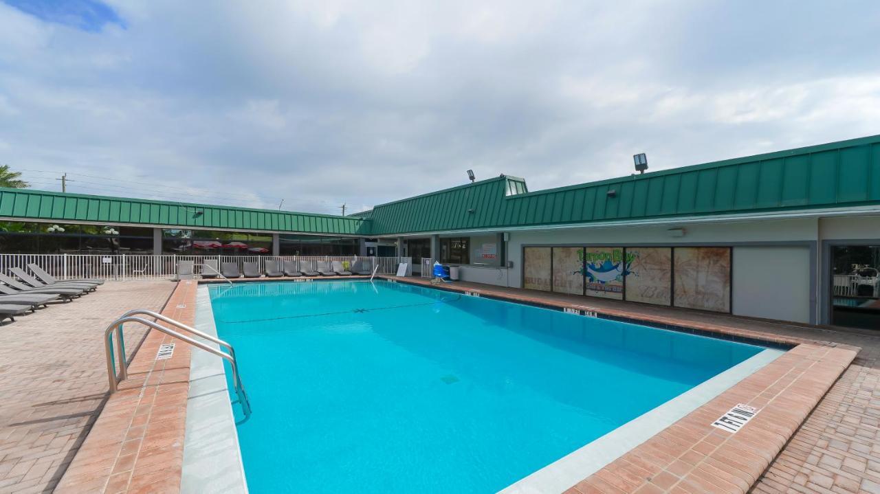 Waterfront Room, Heated Pool, Tiki Bar & Grill South Bradenton Luaran gambar