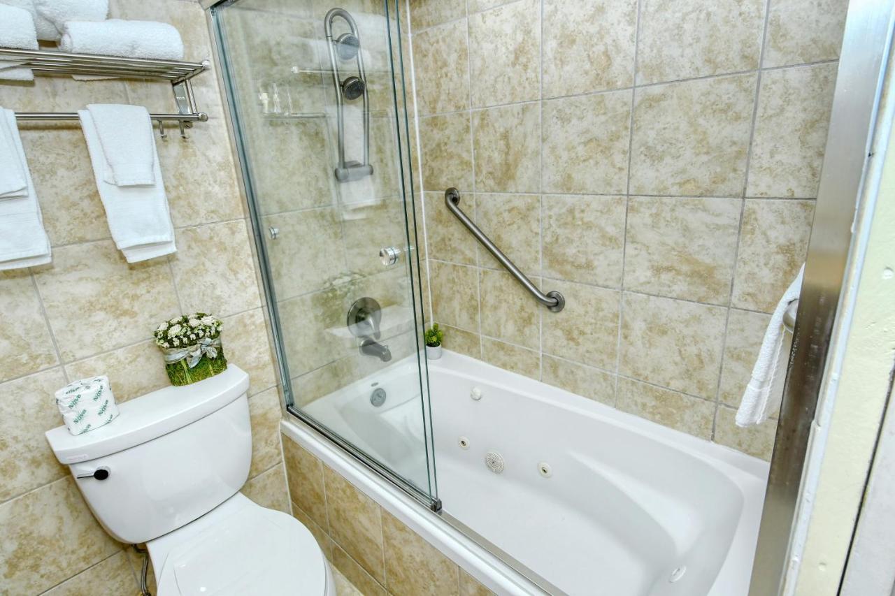 Waterfront Room, Heated Pool, Tiki Bar & Grill South Bradenton Luaran gambar